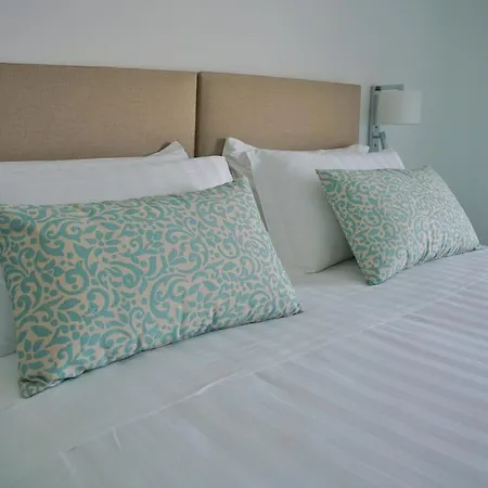 בית הארחה Casa Adelaide 4*